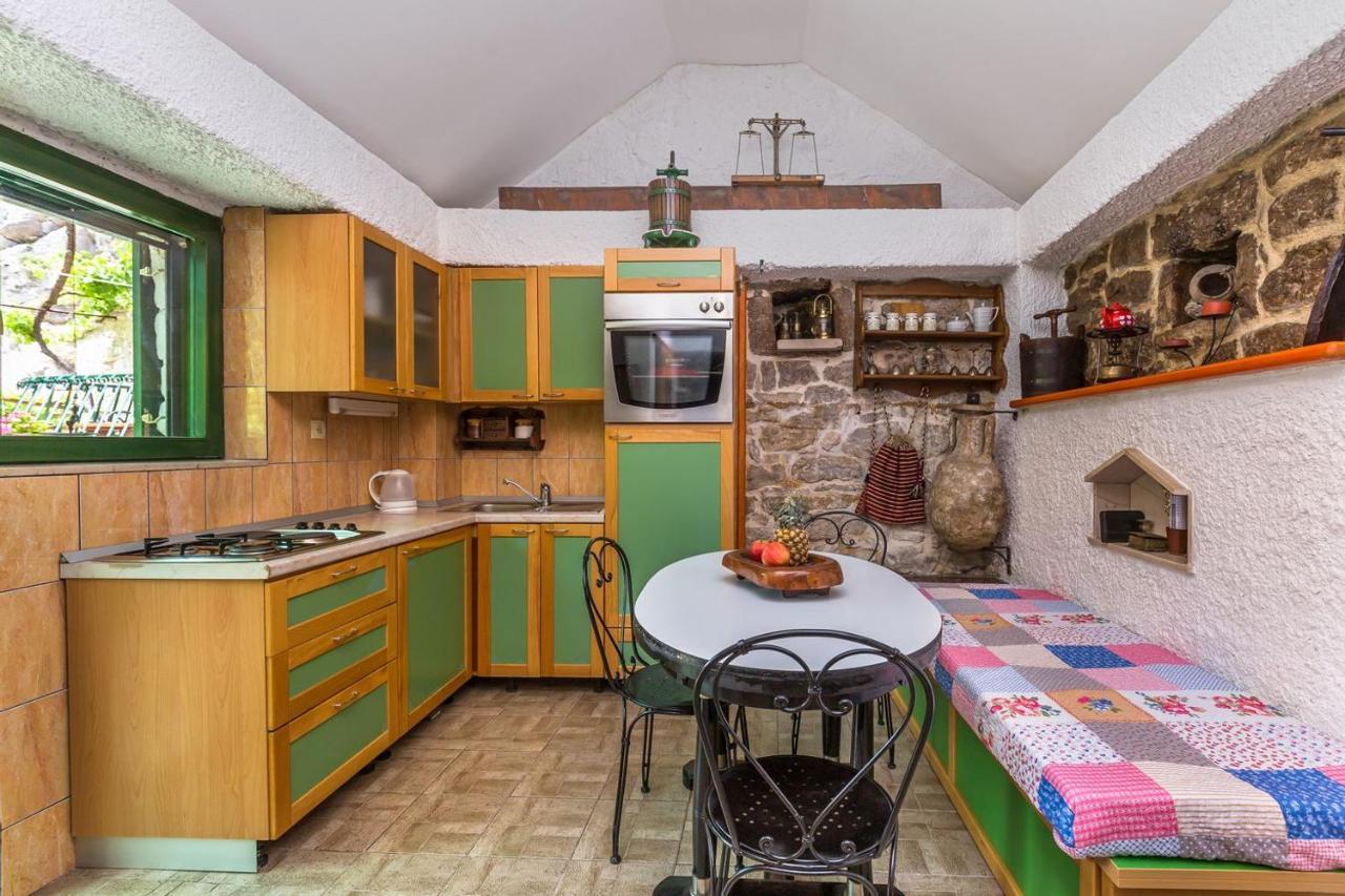 Mini Stone House Villa Omiš Kültér fotó